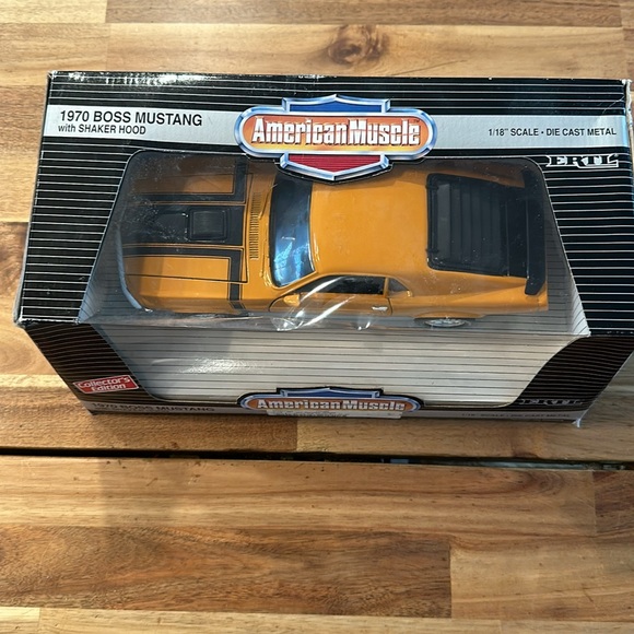 1970 FORD BOSS MUSTANG with Shaker Hood| Orange| Die Cast Metal - Picture 3 of 8